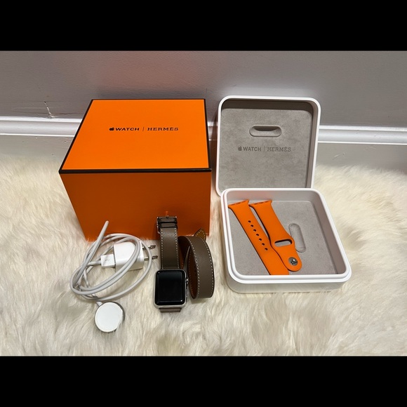 Authentic Hermès Apple Watch (series 2) 38 mm Stainless Steel - Picture 2 of 11